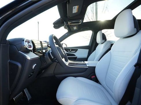 Used 2026 Mercedes-Benz GLC 300 4MATIC image 35