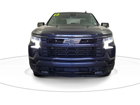 Used 2023 Chevrolet Silverado 1500 RST image 2