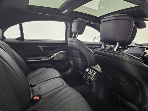 Certified 2023 Mercedes-Benz S 580 4MATIC Sedan w/ AMG Line image 21