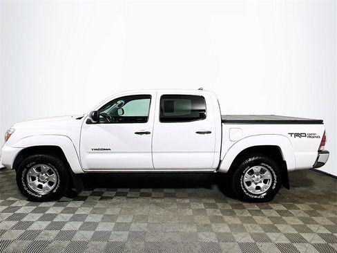 Used 2015 Toyota Tacoma PreRunner image 5