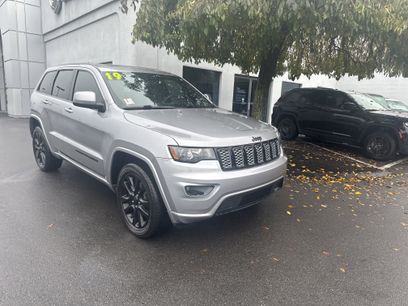Used 2019 Jeep Grand Cherokee Altitude