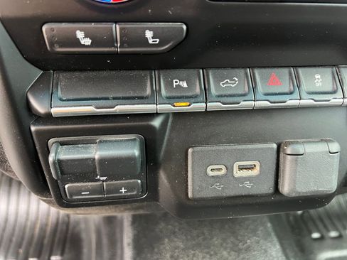 Used 2023 GMC Sierra 3500 SLE w/ SLE Convenience Package AWD/4WD image 25