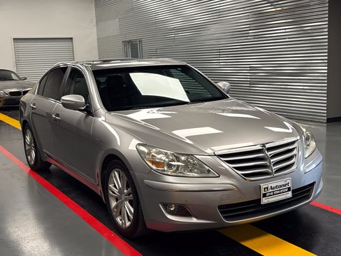 Used 2009 Hyundai Genesis 4.6 w/ Technology Pkg 5 RWD image 7