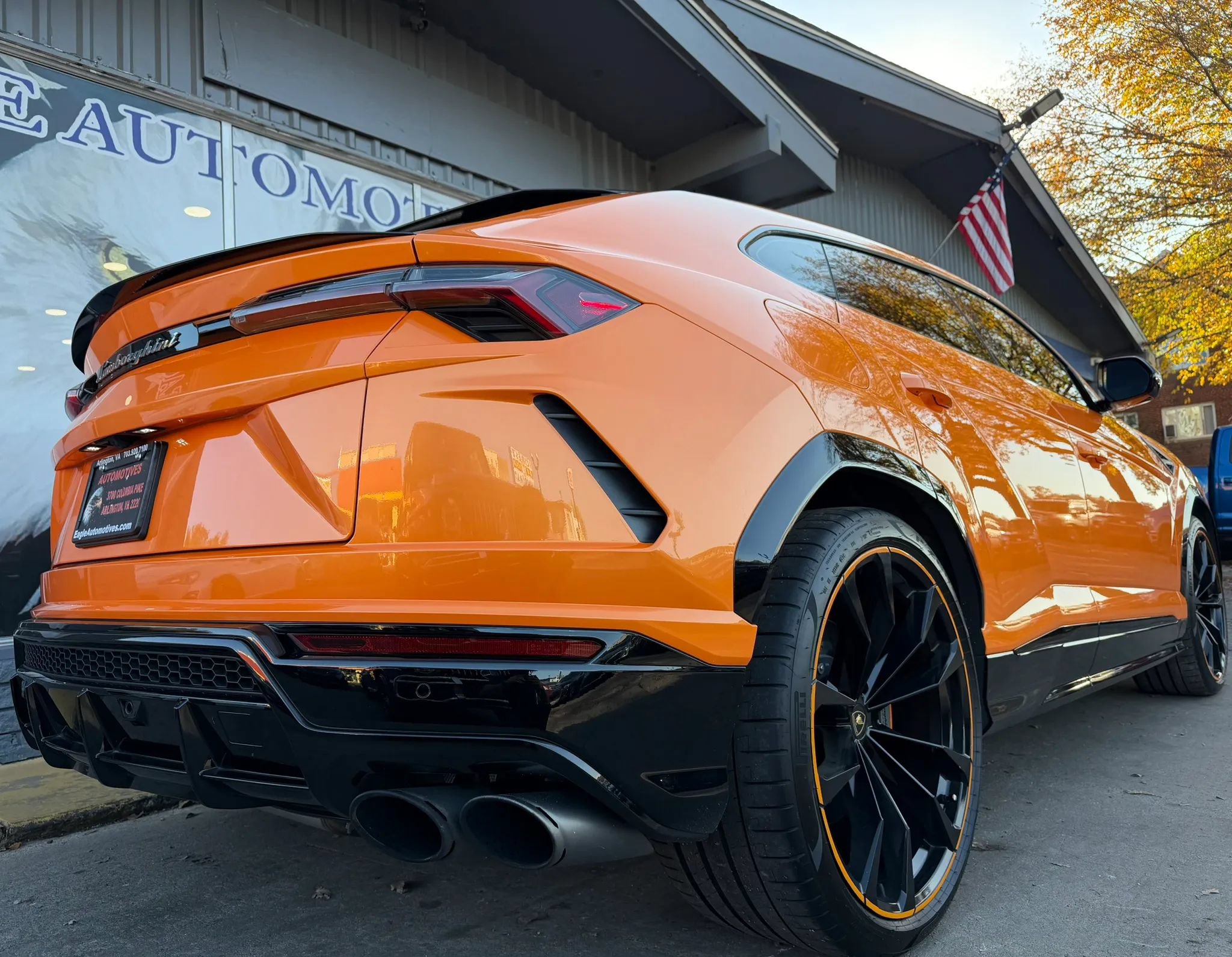Used 2021 Lamborghini Urus AWD/4WD image 3