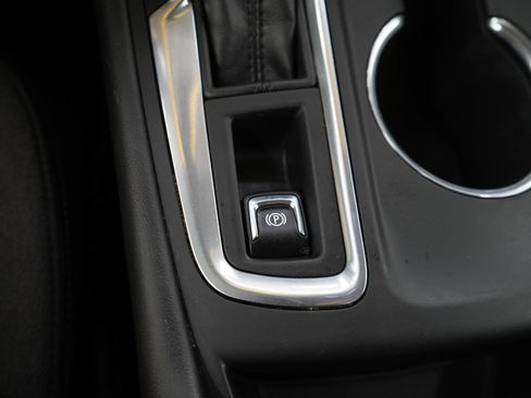 Used 2018 Chevrolet Equinox LT w/ Sun & Infotainment Package AWD/4WD image 24