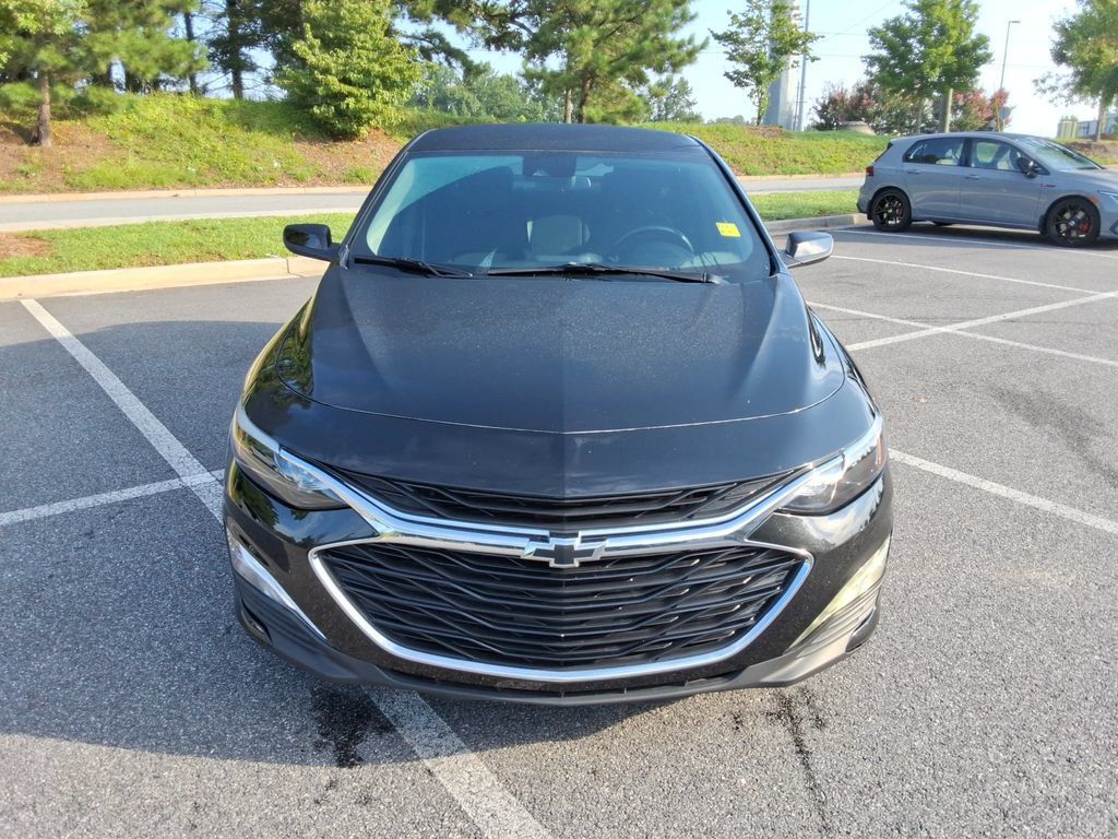 Certified 2025 Chevrolet Malibu RS FWD image 2