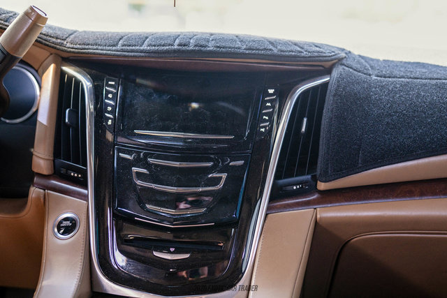 Used 2017 Cadillac Escalade Platinum AWD/4WD image 21