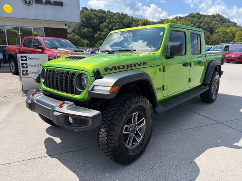 Used 2025 Jeep Gladiator Mojave w/ Safety Group AWD/4WD image 4