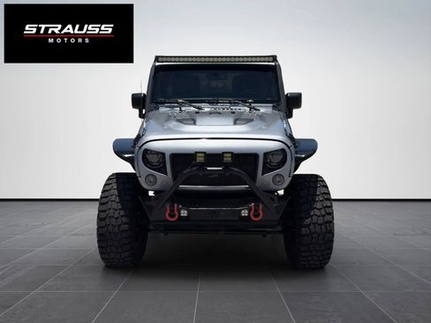 Used 2016 Jeep Wrangler Unlimited Rubicon AWD/4WD image 3