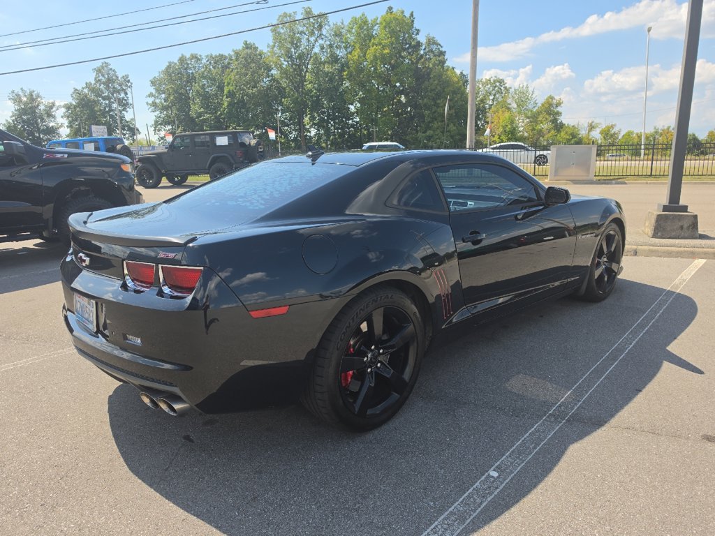 Used 2013 Chevrolet Camaro SS w/ SS Performance Package RWD image 3