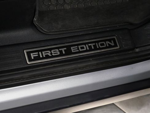 Used 2020 Land Rover Defender 110 First Edition image 30