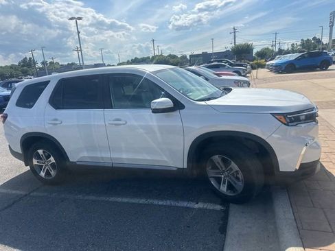 Used 2024 Honda Pilot EX-L image 5
