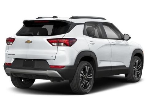Used 2025 Chevrolet TrailBlazer LT AWD/4WD image 3