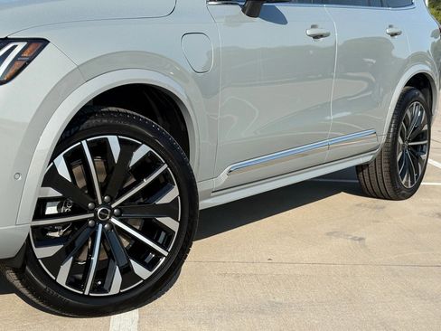 New 2026 Volvo XC90 T8 Ultra w/ Protection Package Premier image 6