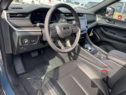 New 2026 Jeep Grand Cherokee L Limited AWD/4WD image 16