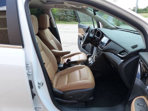 Used 2019 Buick Encore Essence w/ Experience Buick Package AWD/4WD image 47