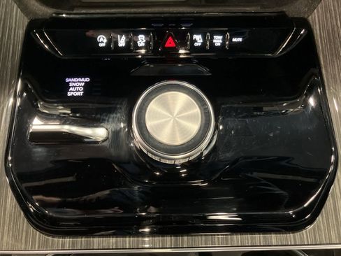 Used 2022 Jeep Wagoneer Series II w/ Premium Group I image 19