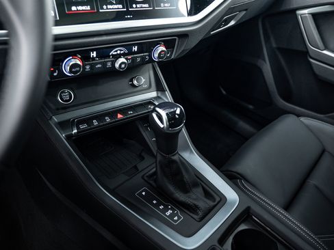 Certified 2025 Audi Q3 2.0T Premium w/ Convenience Package image 11