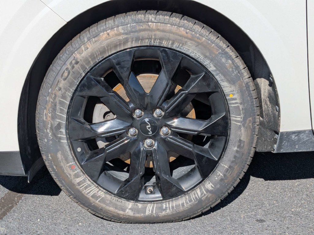 Used 2024 Kia Carnival SX FWD image 12