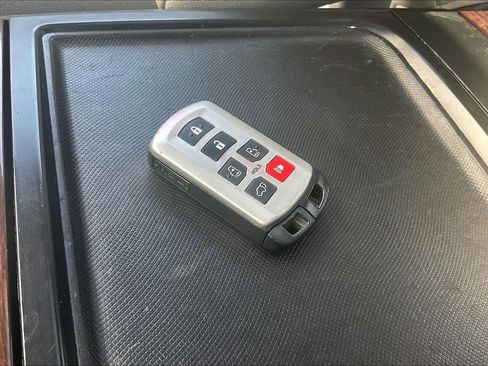Used 2019 Toyota Sienna Limited Premium FWD image 14