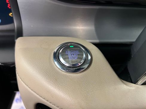 Used 2023 Lincoln Aviator AWD w/ Premium Package image 17