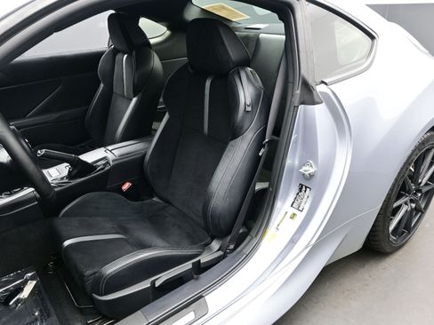 Used 2023 Toyota GR86 Premium w/ ALL Weather Mat Package (TMS) image 11