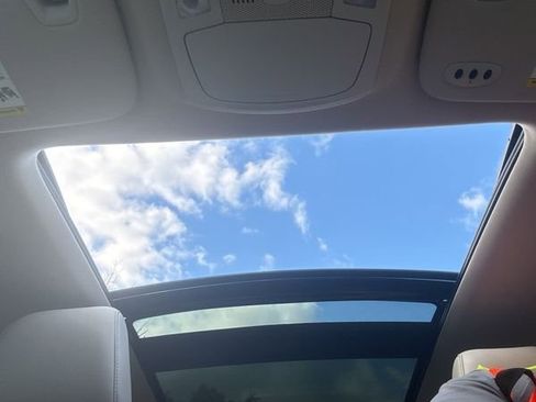 Used 2020 Ford Edge Titanium w/ Equipment Group 301A image 13