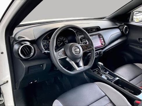 Certified 2024 Nissan Kicks SR w/ SR Premium Package FWD image 16