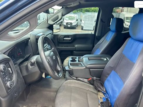 Used 2019 Chevrolet Silverado 1500 Custom Trail Boss w/ Custom Convenience Package AWD/4WD image 2