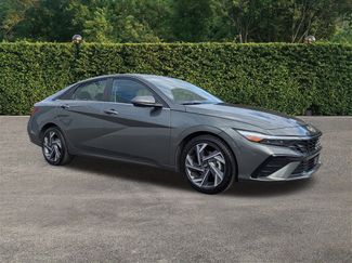 Used 2025 Hyundai Elantra Limited video 2