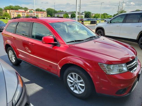 Used 2015 Dodge Journey SXT w/ Flexible Seating Group FWD image 3