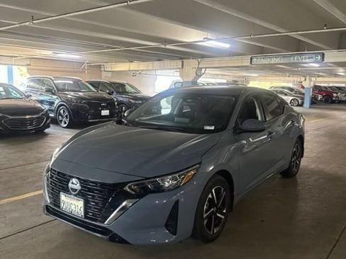 Used 2025 Nissan Sentra SV FWD image 2