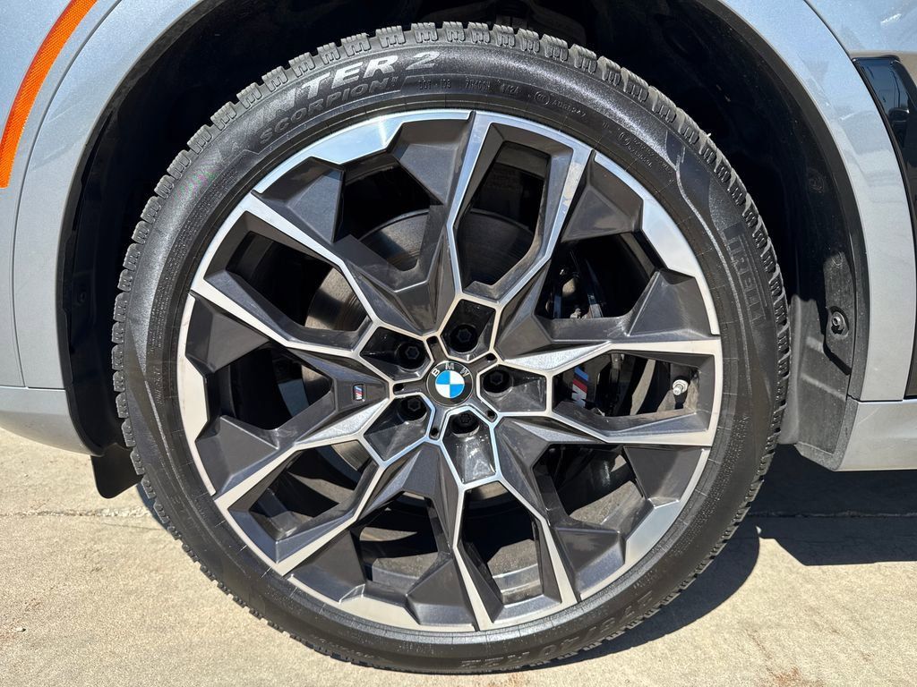 Used 2025 BMW X7 M60i AWD/4WD image 11