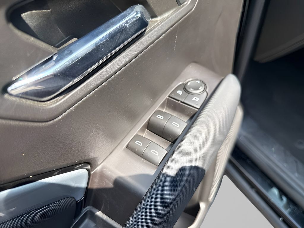 Used 2023 Chevrolet Colorado Z71 AWD/4WD image 19