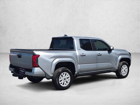 Used 2024 Toyota Tacoma SR5 AWD/4WD image 5