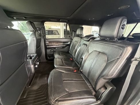 Used 2019 Ford Expedition Limited w/ Equipment Group 301A AWD/4WD image 14
