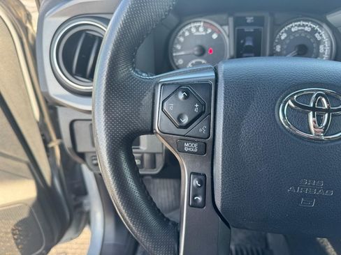 Used 2018 Toyota Tacoma TRD Sport w/ Technology Package image 17