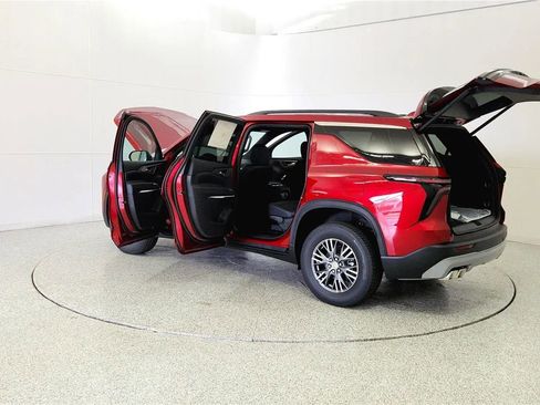 New 2026 Chevrolet Traverse LT w/ Driver Confidence Package AWD/4WD image 11
