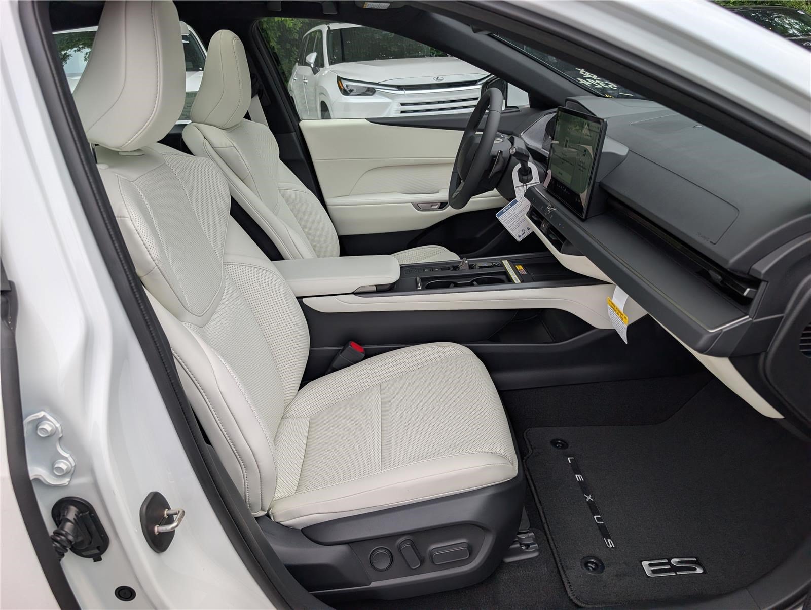 New 2026 Lexus ES 500e w/ Convenience Package AWD/4WD image 7