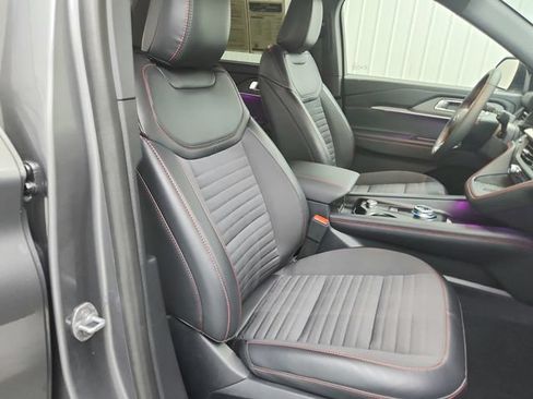 Used 2025 Ford Explorer ST-Line w/ Premium Package RWD image 39