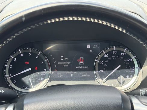 Used 2020 Toyota Highlander XLE image 28