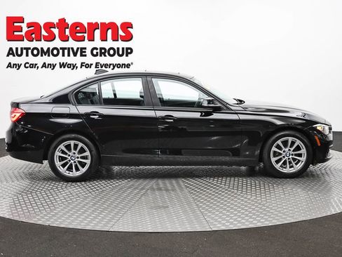 Used 2017 BMW 320i xDrive Sedan AWD/4WD image 4