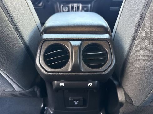 Used 2024 Jeep Wrangler Unlimited Sahara AWD/4WD image 20