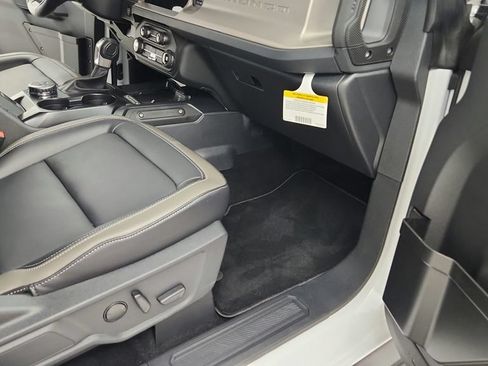 Used 2026 Ford Bronco Outer Banks AWD/4WD image 37