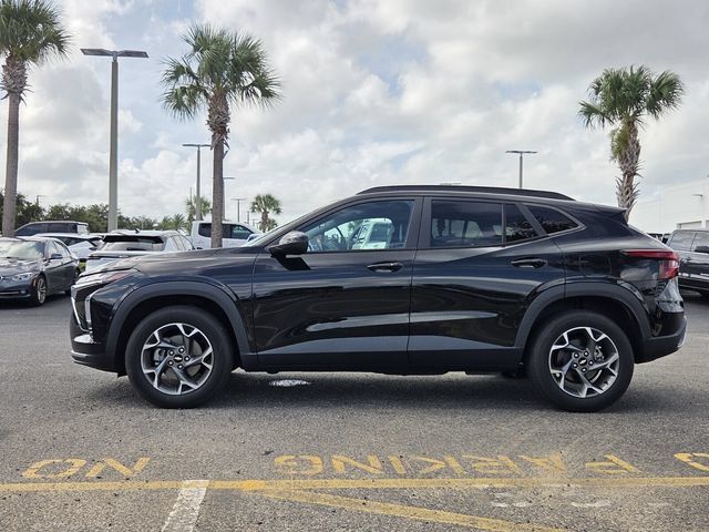 Certified 2024 Chevrolet Trax LT w/ Driver Confidence Package FWD image 3