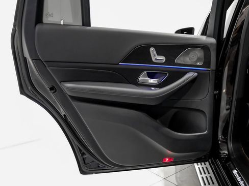 Used 2024 Mercedes-Benz GLS 450 4MATIC image 46