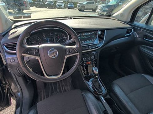 Used 2020 Buick Encore Preferred FWD image 18