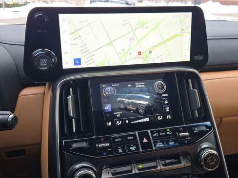 Used 2023 Lexus LX 600 4WD w/ Accessory Package (Z1) image 31