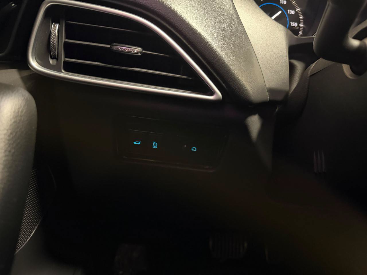 Used 2019 Jaguar F-PACE Premium AWD/4WD image 34