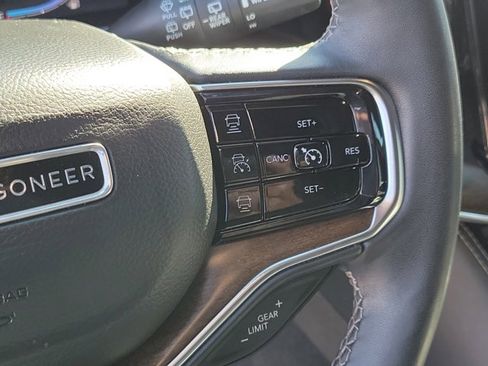 Used 2023 Jeep Grand Wagoneer 4WD w/ Flexible Seating Group image 27